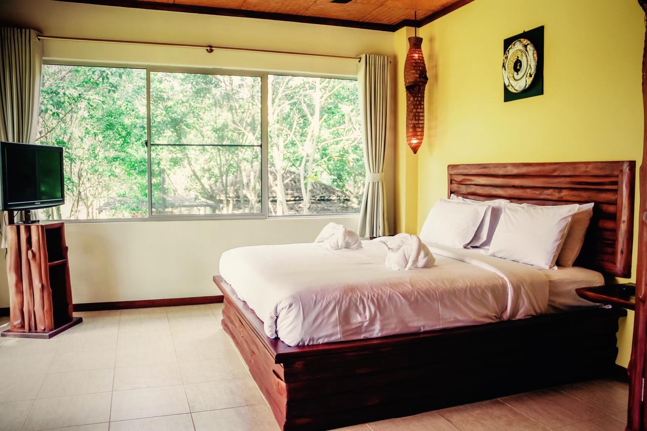 Singha Rubber Tree Hotel Ban Huai Maenam Noi Екстериор снимка