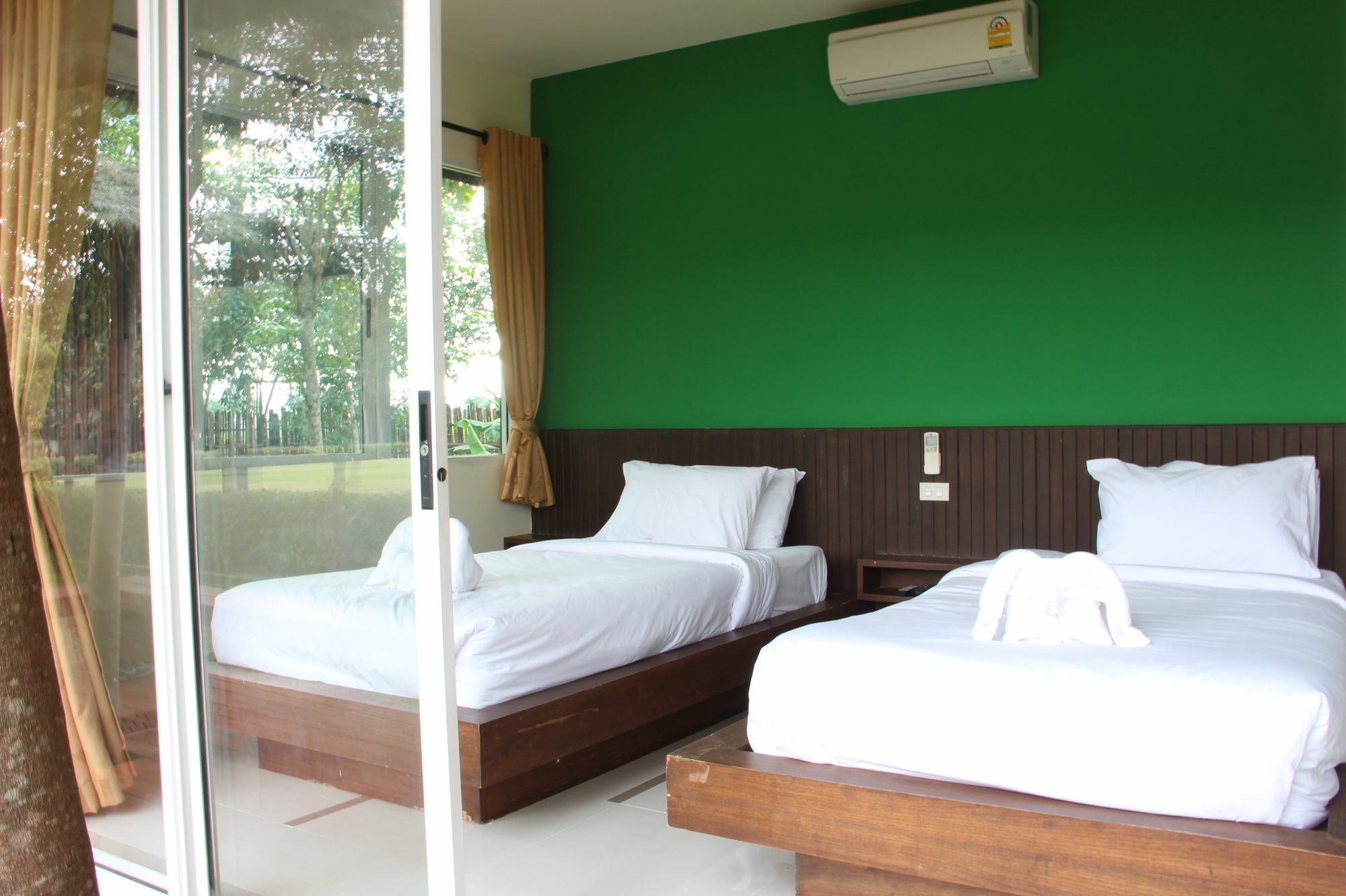 Singha Rubber Tree Hotel Ban Huai Maenam Noi Екстериор снимка