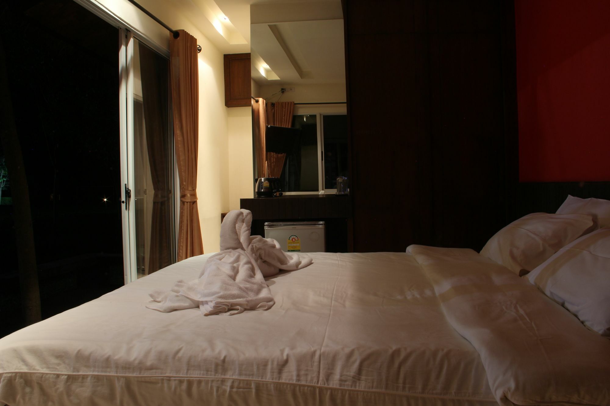Singha Rubber Tree Hotel Ban Huai Maenam Noi Екстериор снимка