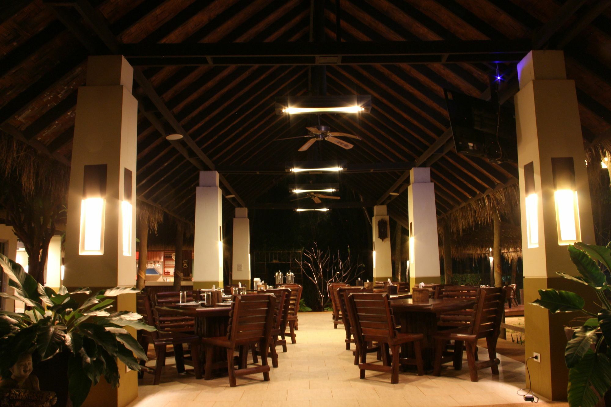 Singha Rubber Tree Hotel Ban Huai Maenam Noi Екстериор снимка