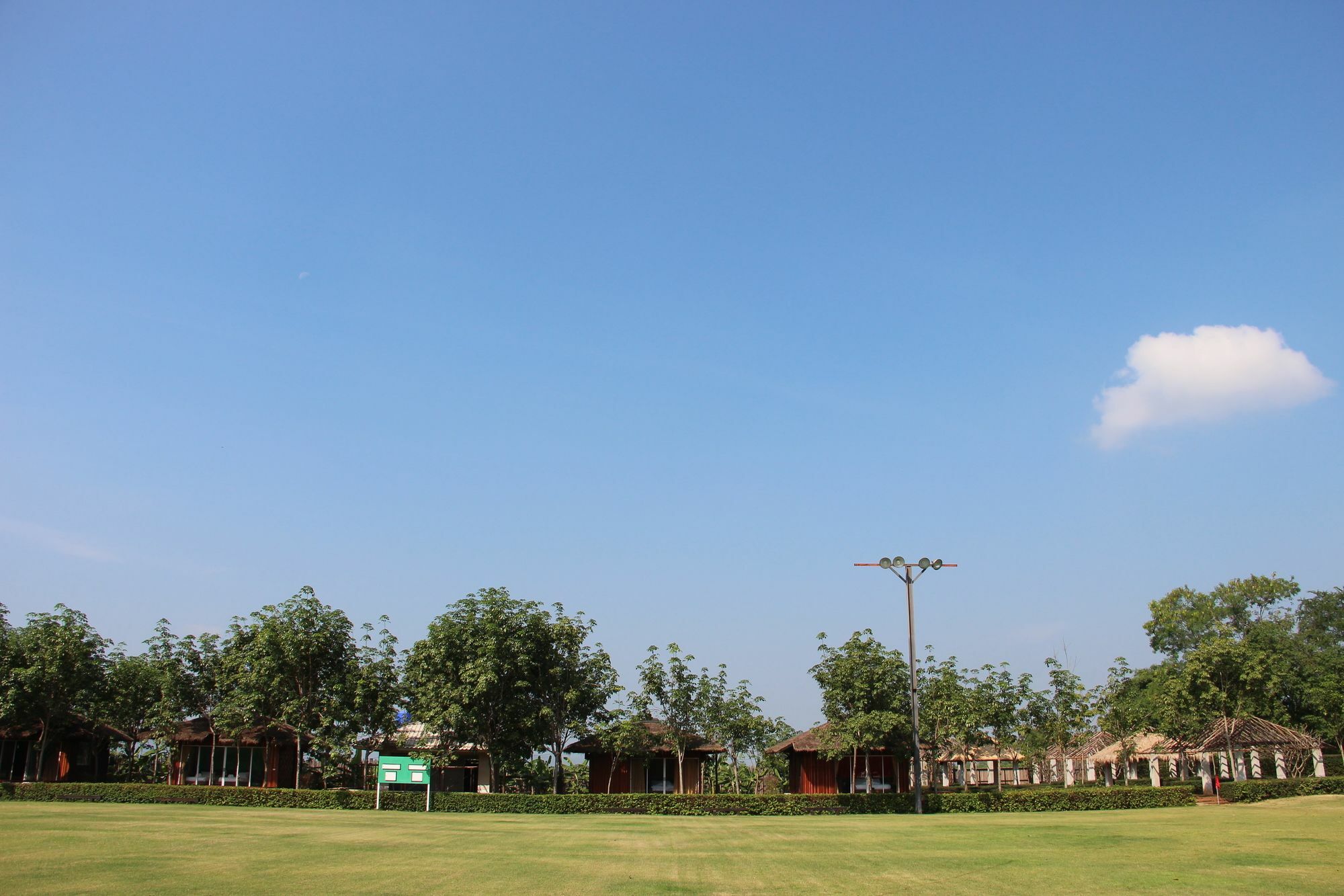 Singha Rubber Tree Hotel Ban Huai Maenam Noi Екстериор снимка
