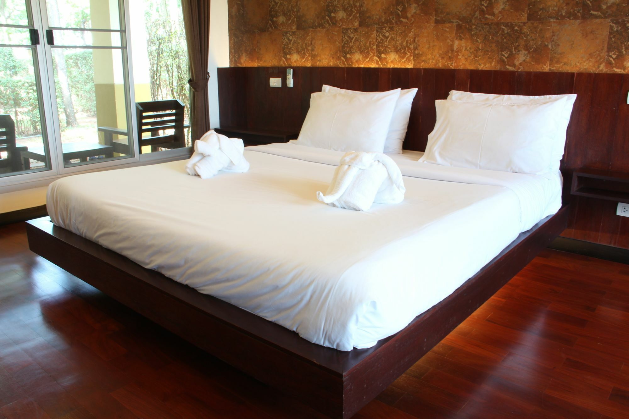 Singha Rubber Tree Hotel Ban Huai Maenam Noi Екстериор снимка