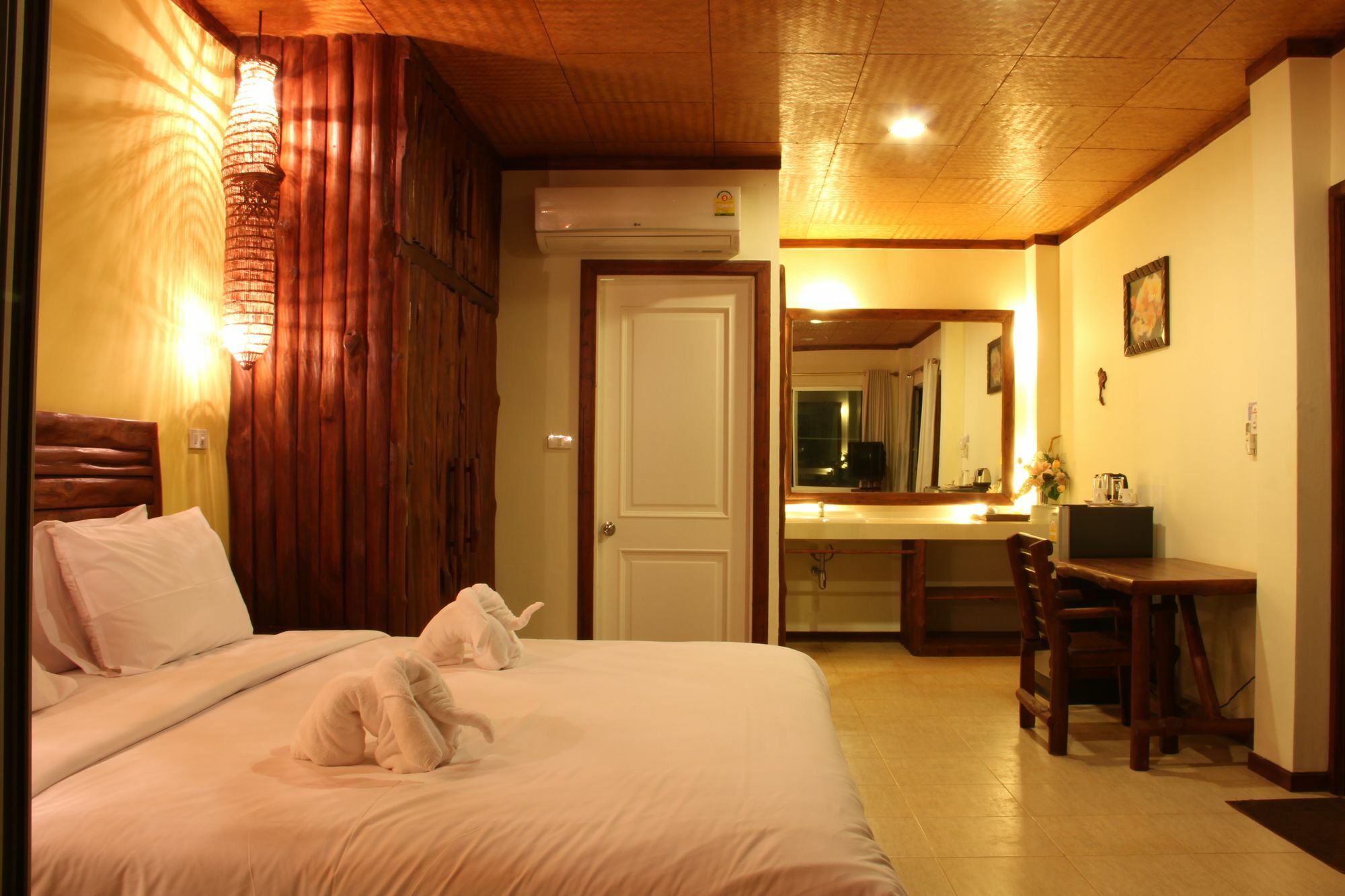 Singha Rubber Tree Hotel Ban Huai Maenam Noi Екстериор снимка